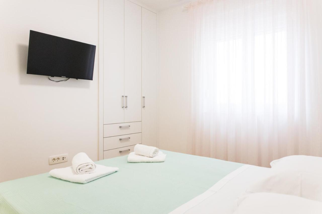 Apartment Zara - Luxury Apartment With Private Pool Экстерьер фото