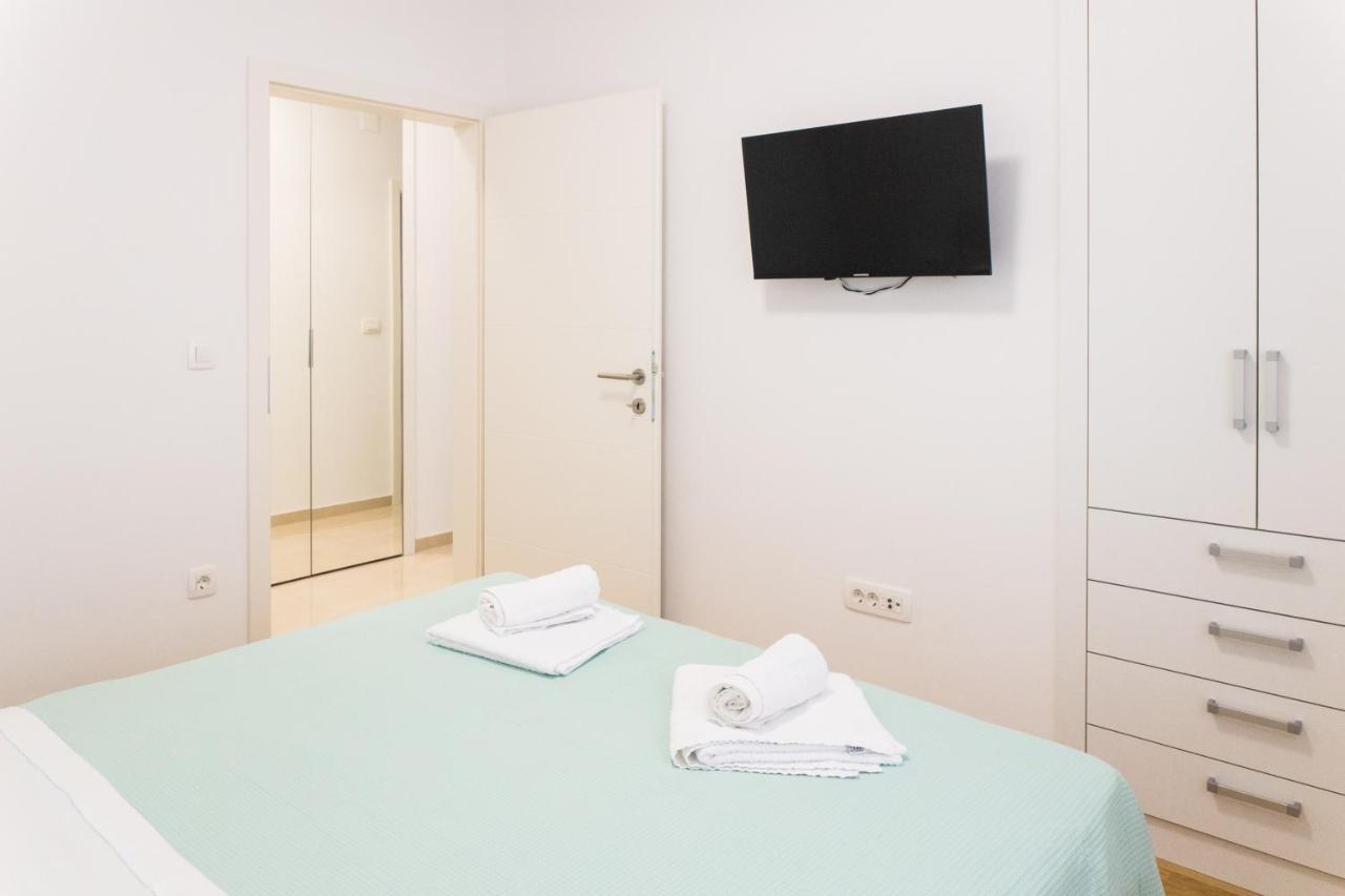 Apartment Zara - Luxury Apartment With Private Pool Экстерьер фото