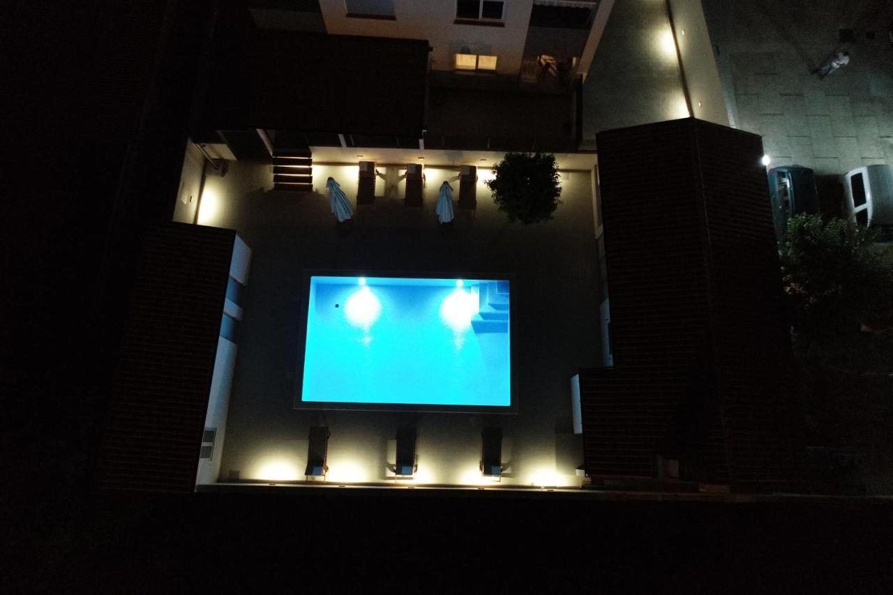 Apartment Zara - Luxury Apartment With Private Pool Экстерьер фото