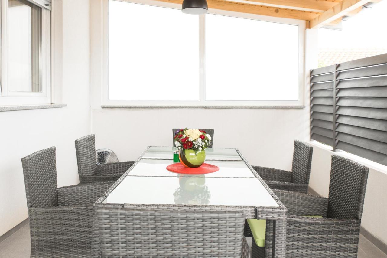 Apartment Zara - Luxury Apartment With Private Pool Экстерьер фото